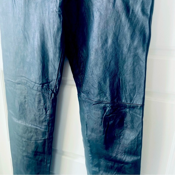 Vintage Black Leather High Rise Pants Denim Style Size 8
Made in Canada - Picture 3 of 9